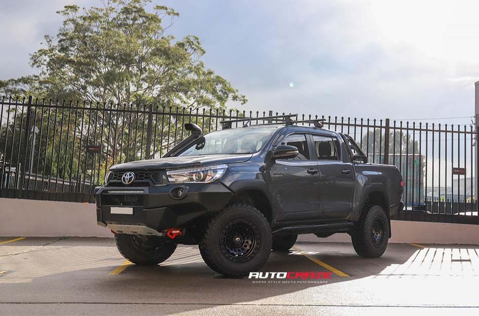 TOYOTA HILUX N80 4WD ZEPHYR MATTE BLACK